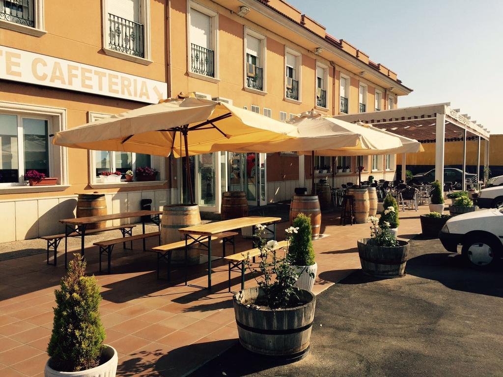 Hotel Los Toreros Del Trabancos Siete Iglesias de Trabancos Exterior foto
